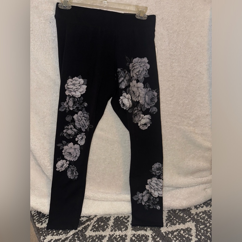 New with tag Torrid size 00 (M/L 10)crop leggings